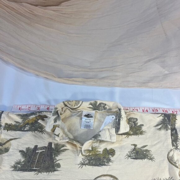 Jurassic World White Boys Dinosaur Short Sleeve Pullover Top Size 5T - Picture 8 of 13